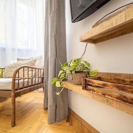 Bohohome 2 Next To The Main Street 소피아 외부 사진