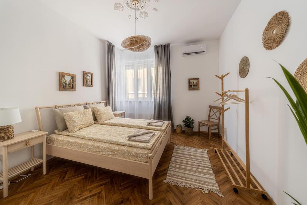 Bohohome 2 Next To The Main Street 소피아 외부 사진