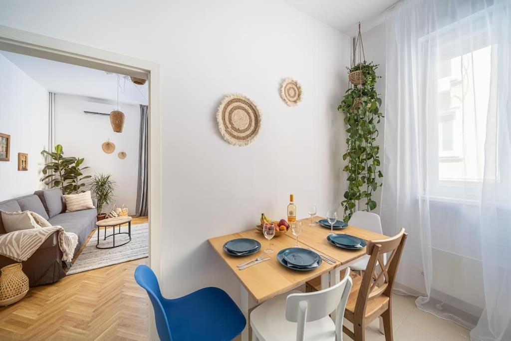 Bohohome 2 Next To The Main Street 소피아 외부 사진