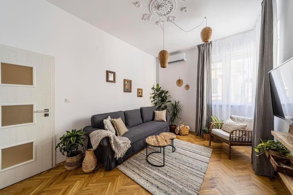 Bohohome 2 Next To The Main Street 소피아 외부 사진
