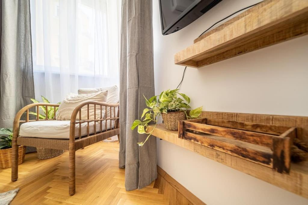 Bohohome 2 Next To The Main Street 소피아 외부 사진